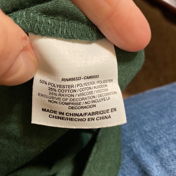 Medium, Nike Green Bay Packers V-Neck T-Shirt - Picture 5 of 5